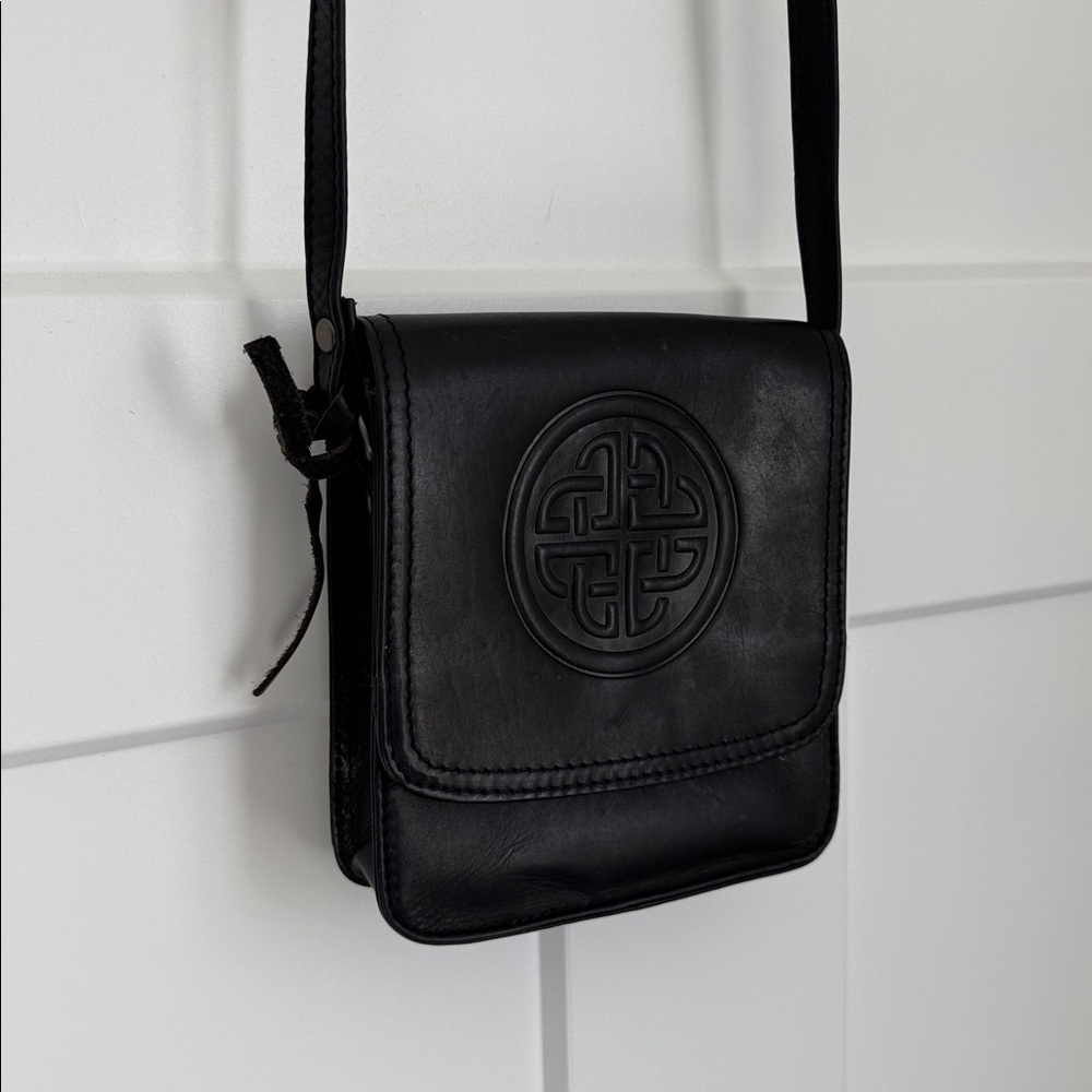Lee River leather Celtic knot black small crossbody purse - Picture 3 of 7